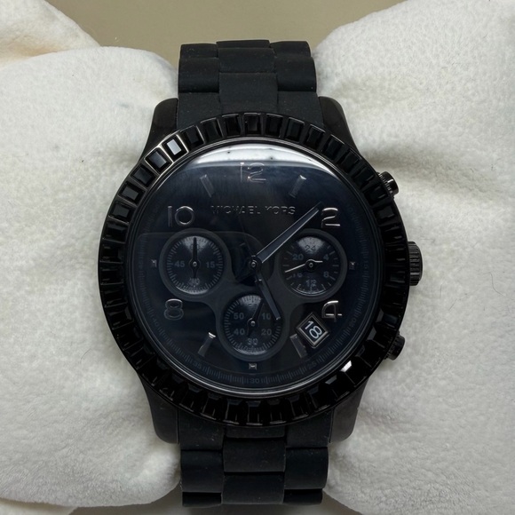 Michael Kors Runway Chronograph Black Unisex Watch MK5512 - Picture 5 of 9